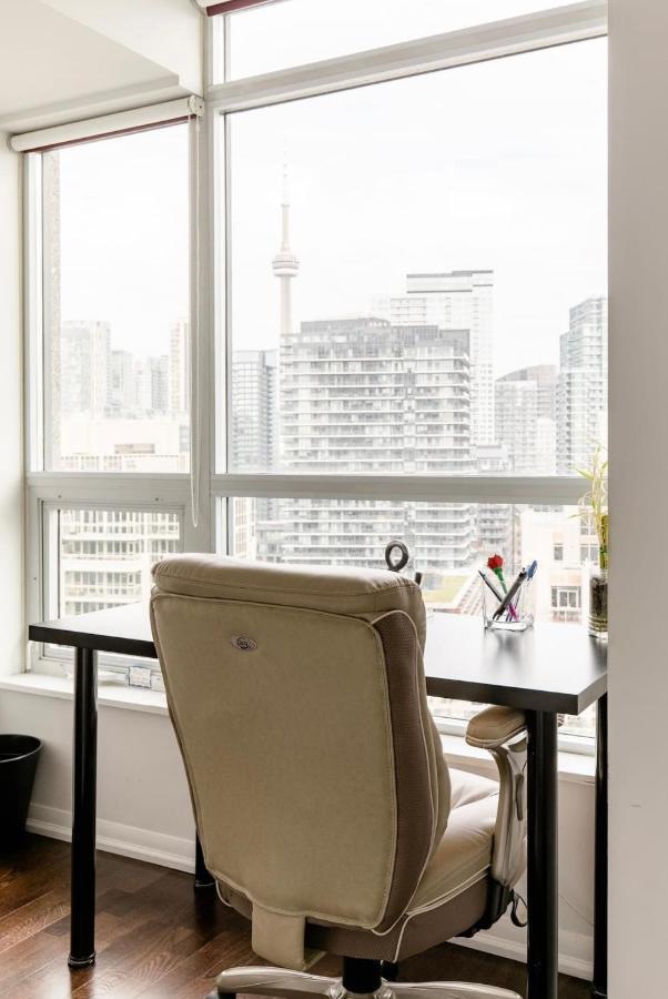 Downtown Toronto+Free Parking+Cn Tower View Exterior photo